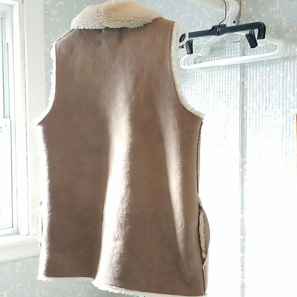 NWOT Vest - Picture 2 of 2